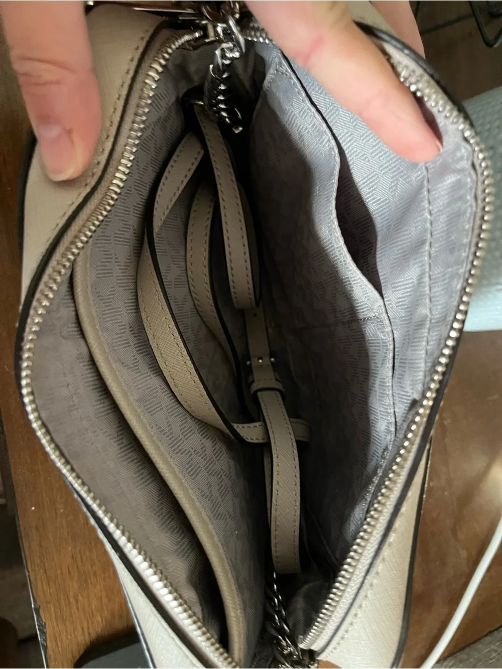 Michael Kors JetSet Crossbody Bag in Gray